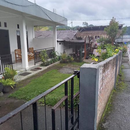 Eja Guest House Ende Exterior photo